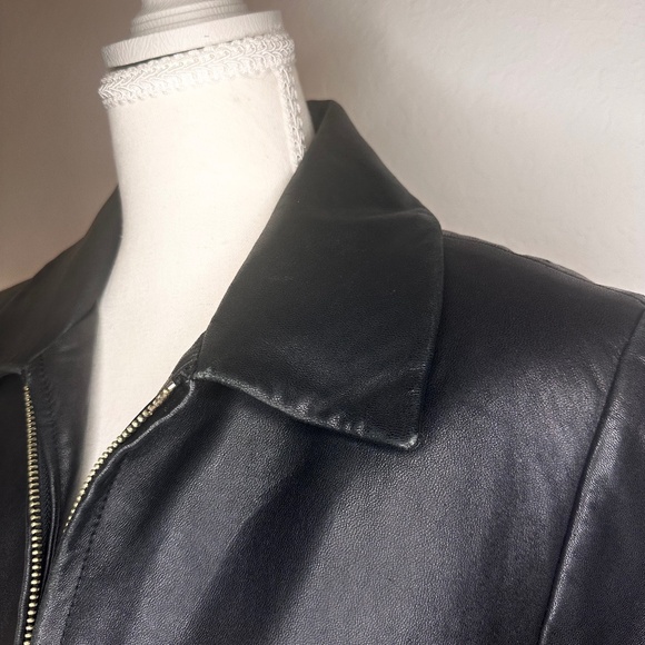 Vintage Lord & Taylor 100% Genuine Leather, Zip-Front Jacket, Size M - Picture 14 of 16